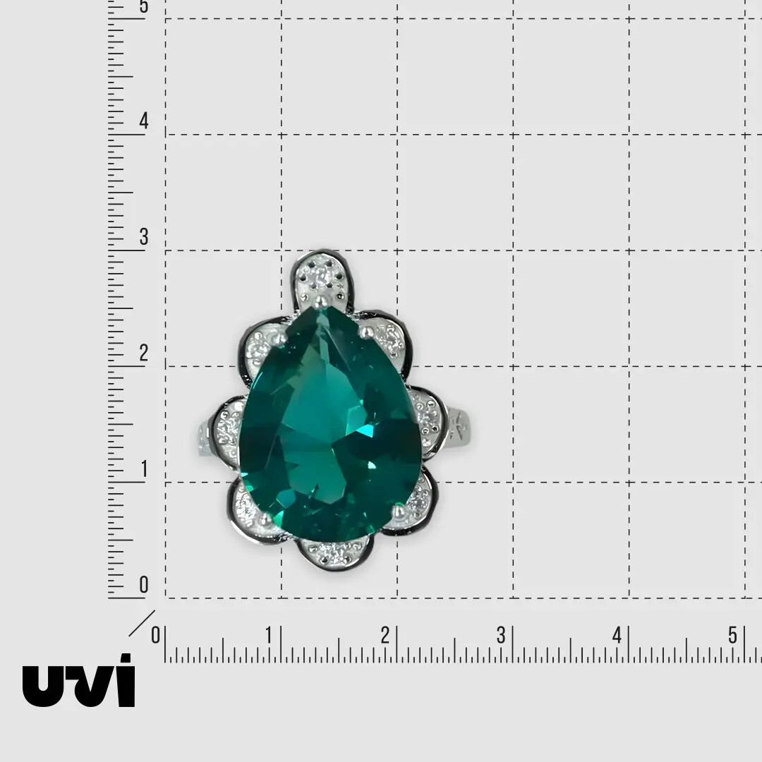 Серебряное кольцо с зеленой шпинелью